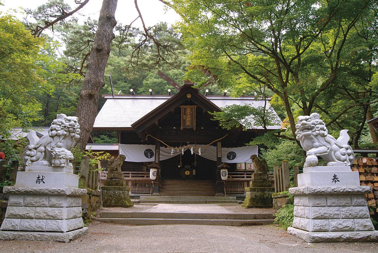   春日山神社