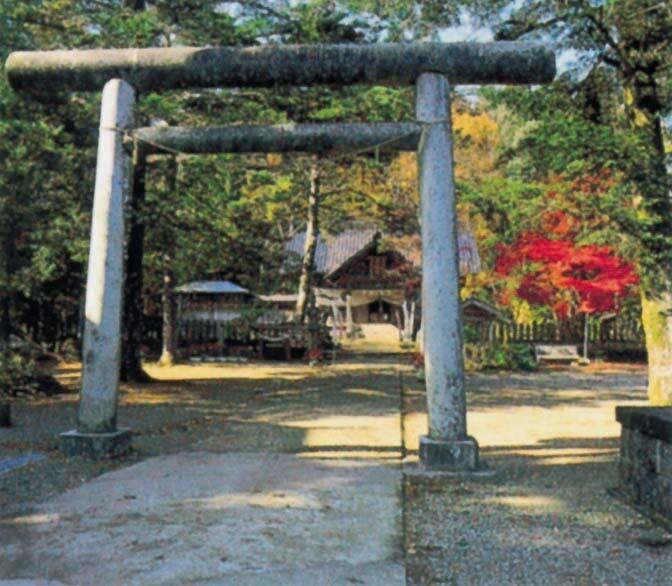   春日山神社
