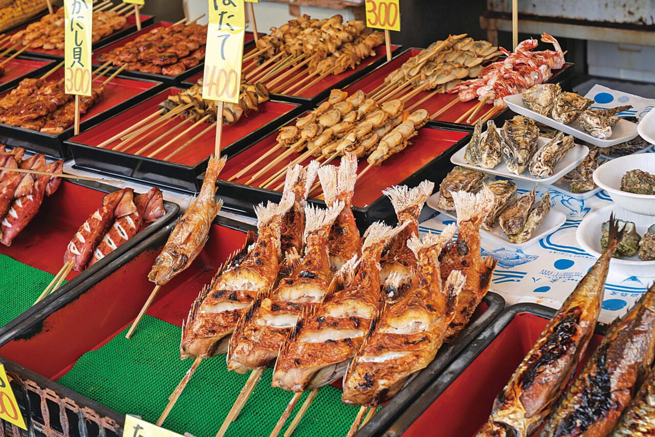   寺泊魚の市場通り